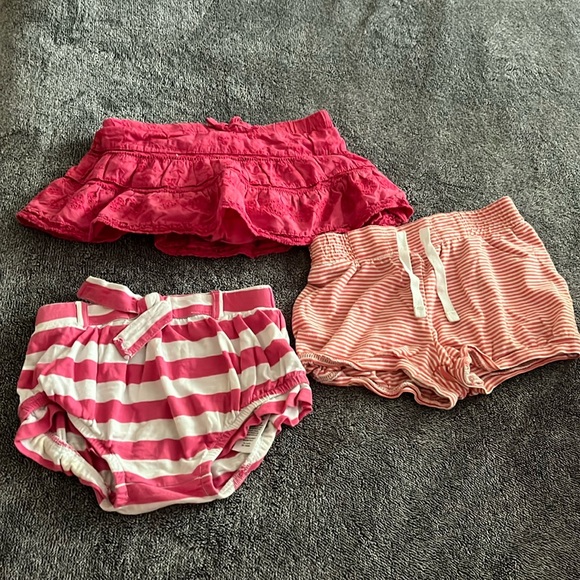 baby girls skort and 2 shorts - Picture 1 of 9